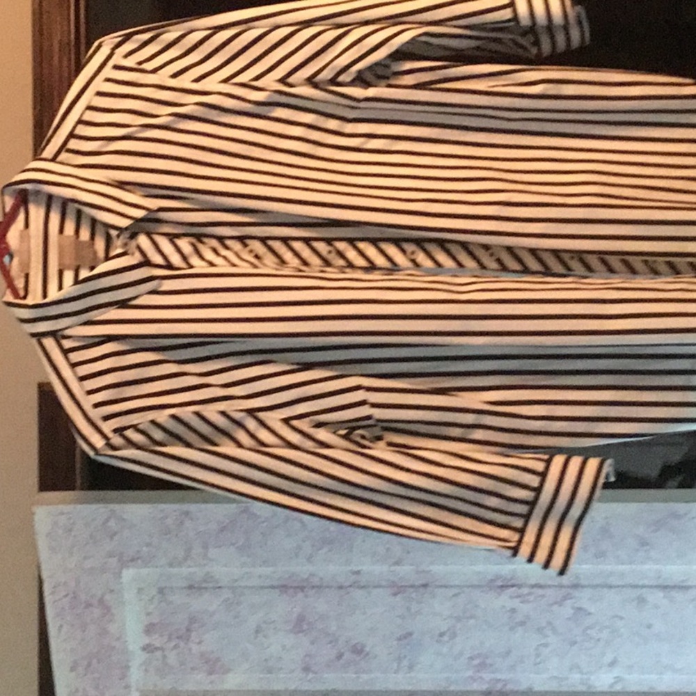 3/4 sleeve, good condition,NO IRON STAIN SHIELD
